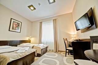 Отель Hotel Picaro Stok Лагув Стандартный двухместный номер с 2 отдельными кроватями-1
