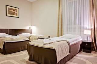 Отель Hotel Picaro Stok Лагув Стандартный двухместный номер с 2 отдельными кроватями-6
